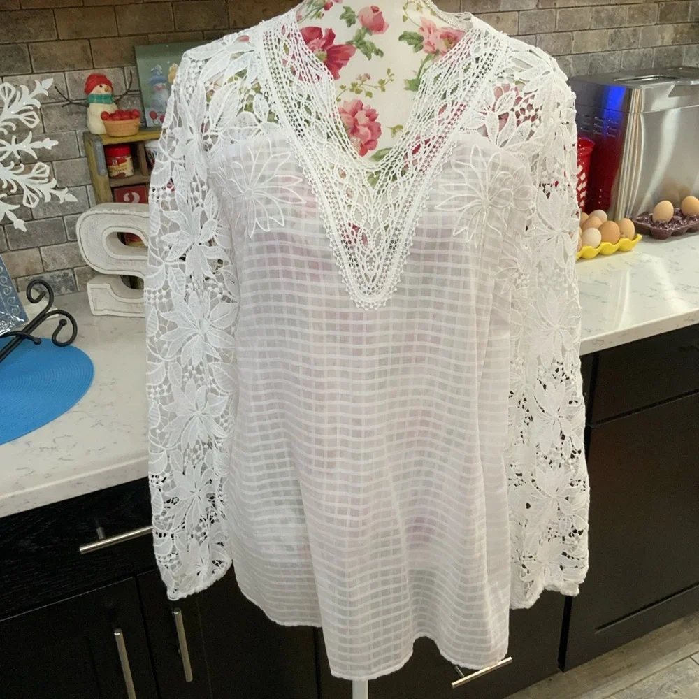 Chico's Sz Large Tunic White Lace Sheer Floral Cut Out Long Sleeve Side Slit New